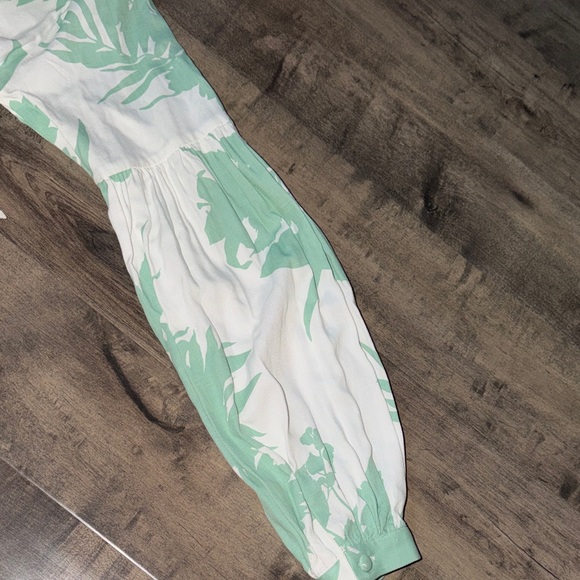 Luxxel Leafy Mint Green and White dress - Picture 7 of 7